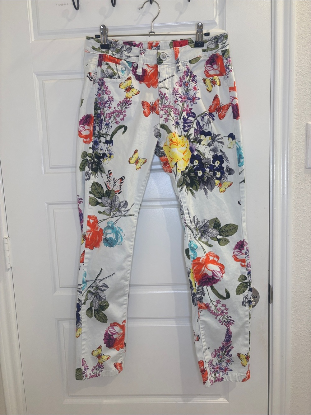 V Cristina Floral Butterfly Print Jeans Size 4 Stretch Straight Leg Pants